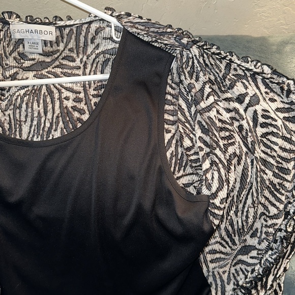 Sag Harbor X-large black white and brown animal print open front top with tank - Picture 2 of 5